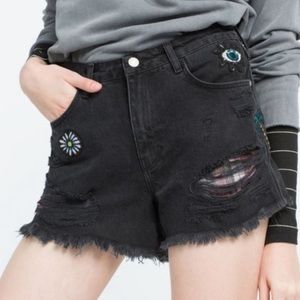 Zara Distressed Black Denim Embroidered Flannel Shorts Sz 4